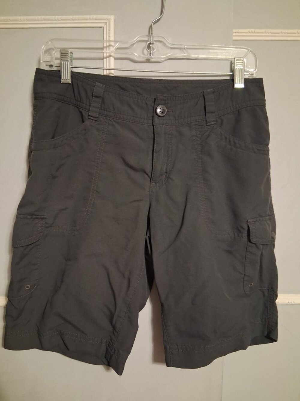 Columbia Shorts Women’s Size 6 Sportswear Carpenter Cargo Gray Omni-Wick Pockets